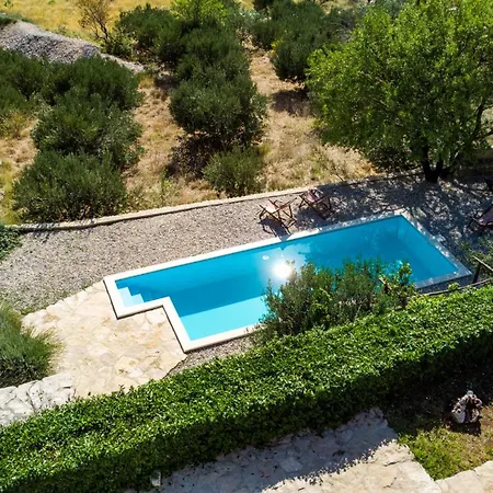 Dalmatian Stone With Heated Pool *
