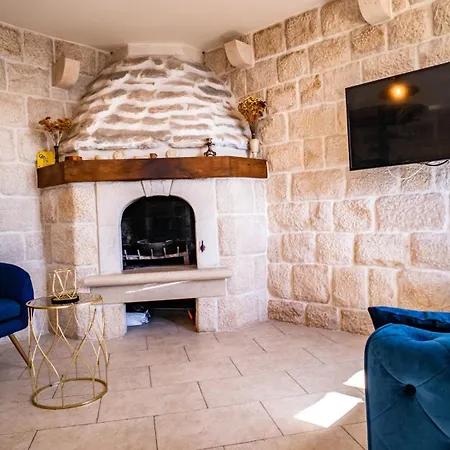 Holiday home Dalmatian Stone With Heated Pool Lokva Rogoznica