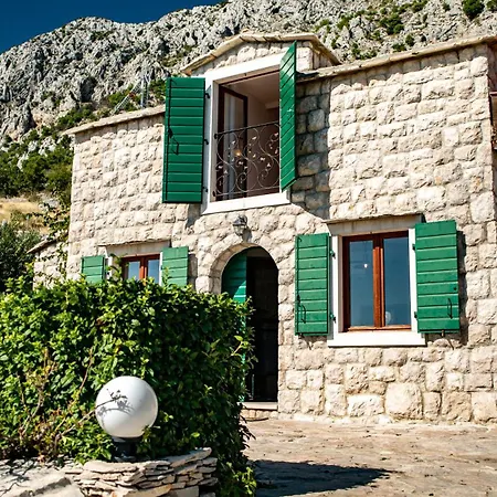 Dalmatian Stone With Heated Pool *